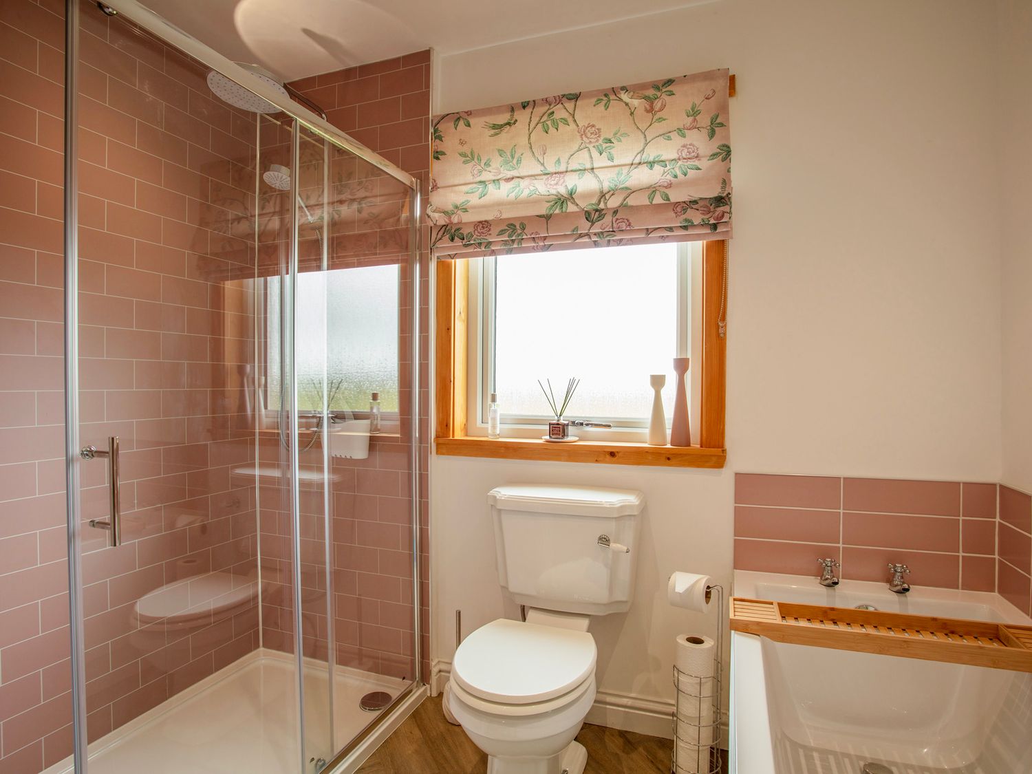 Bathroom with bath at Taigh Eva