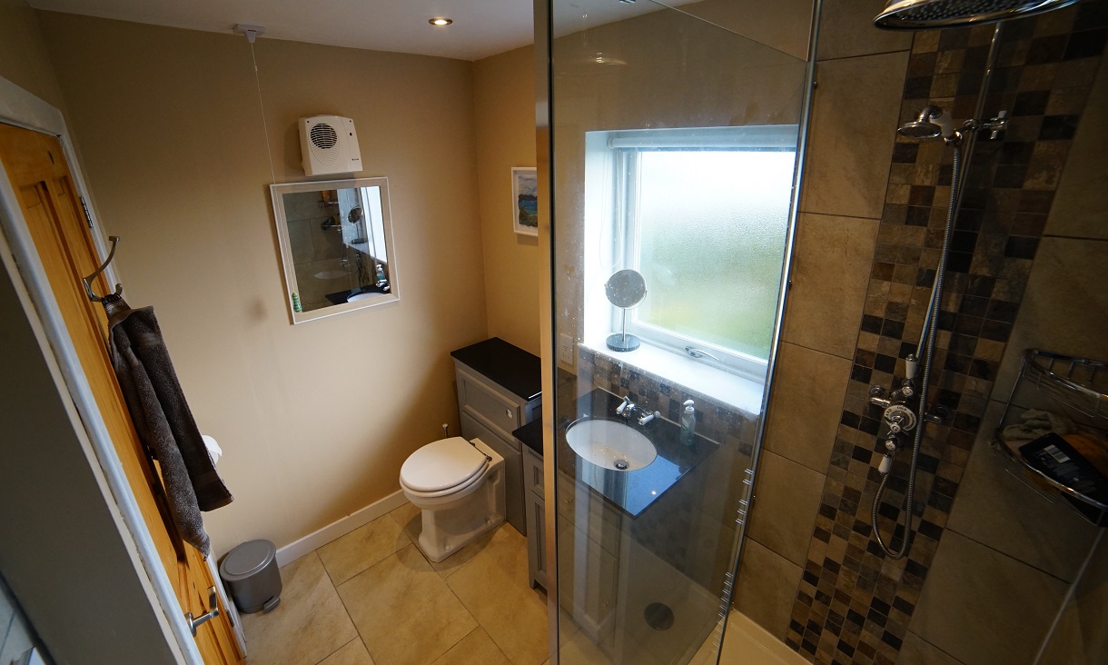 Airidh an Dobhrain bathroom
