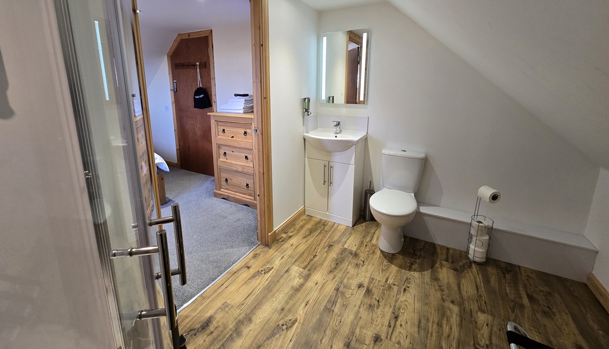 Hebridean Stay shower room
