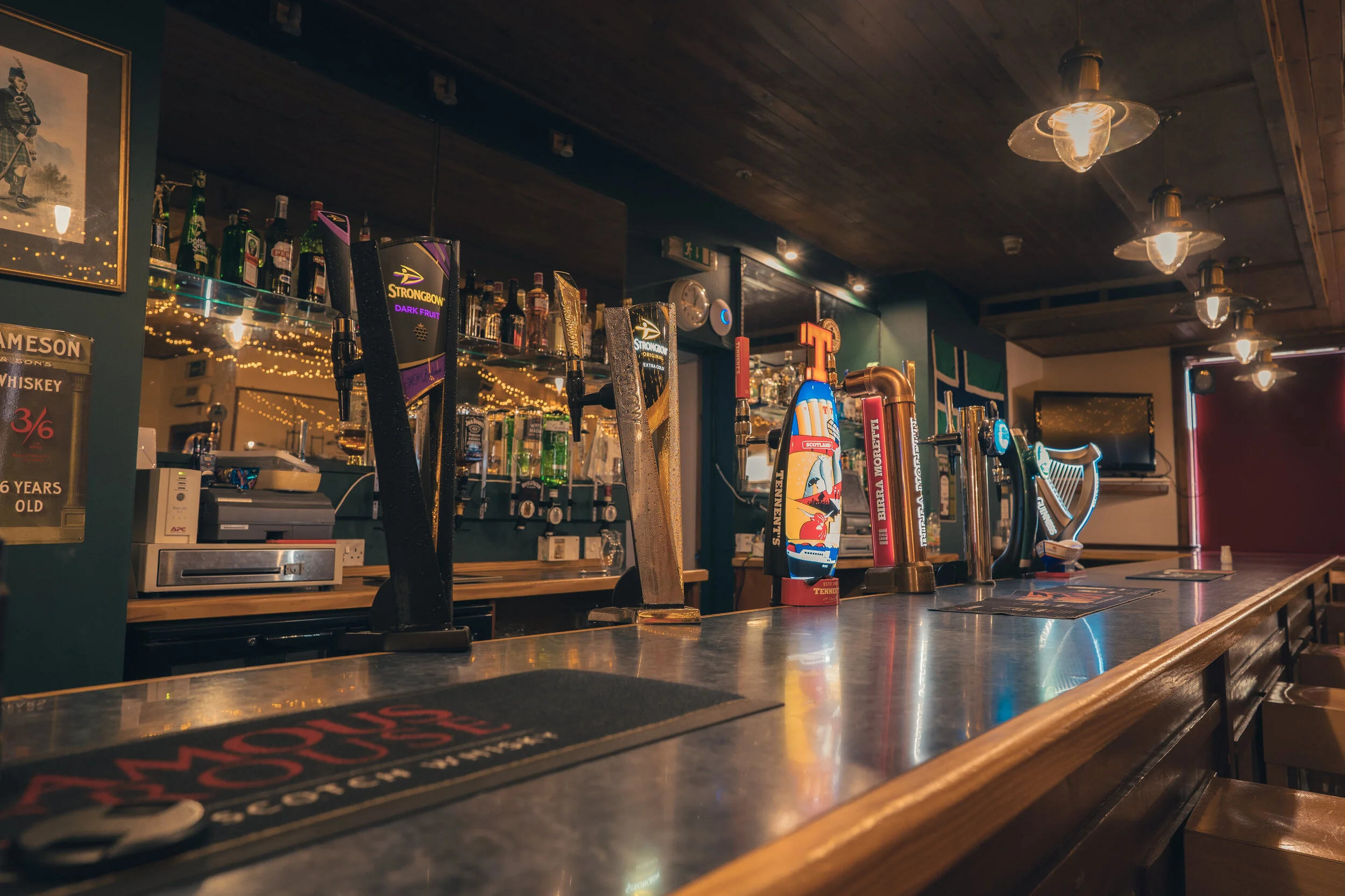Lochboisdale Hotel Creel Bar