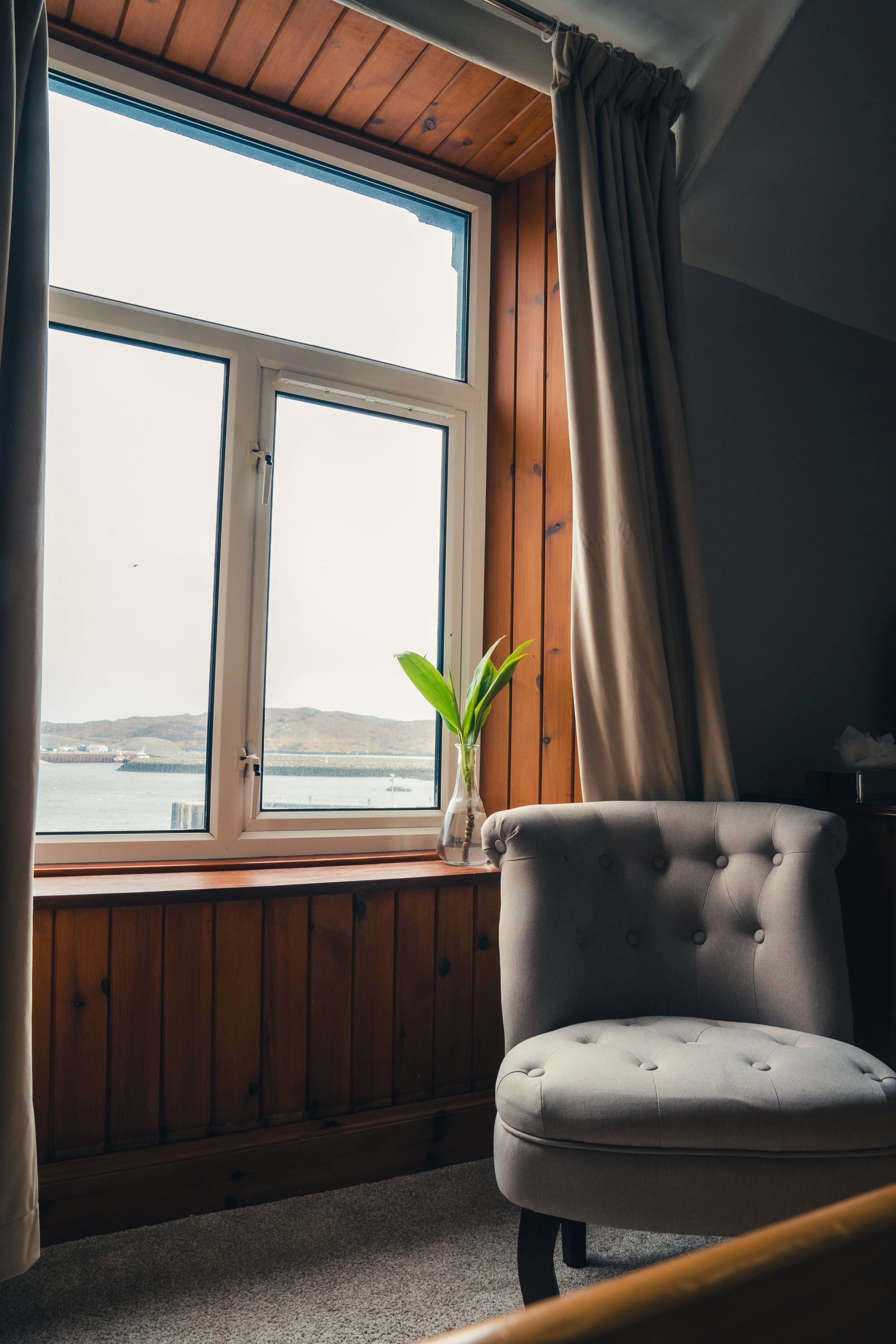 Lochboisdale Hotel bedroom