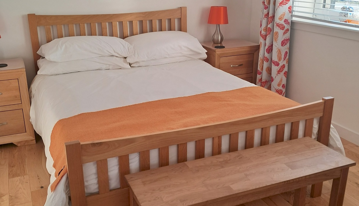 Crossroads Cottage double bed