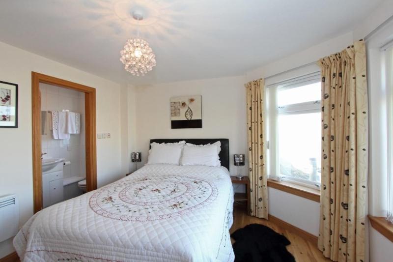 Eriskay Views Cottage 15