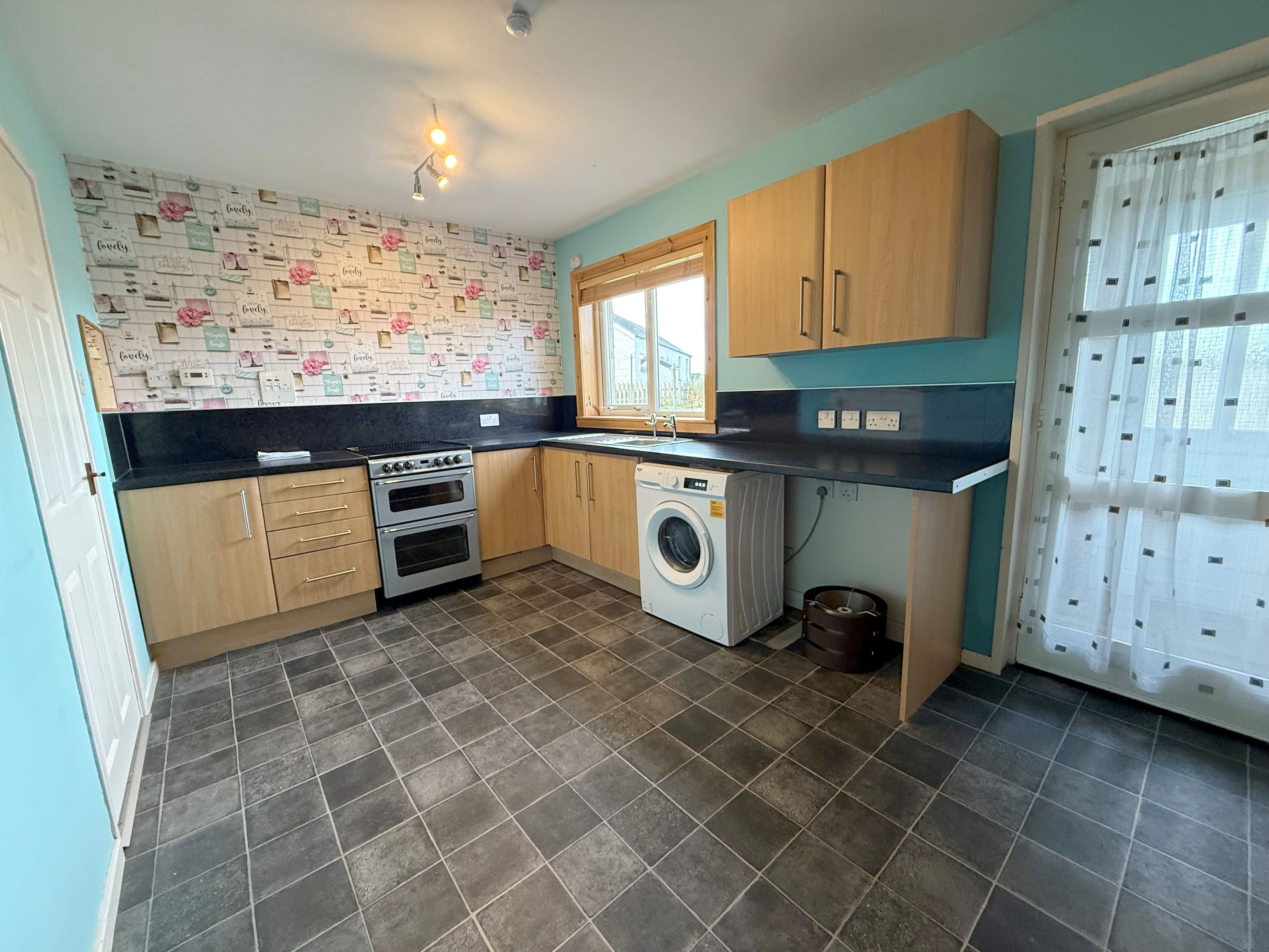 28 Kenneth Drive, Lochboisdale, Isle of South Uist, HS8 5TJ