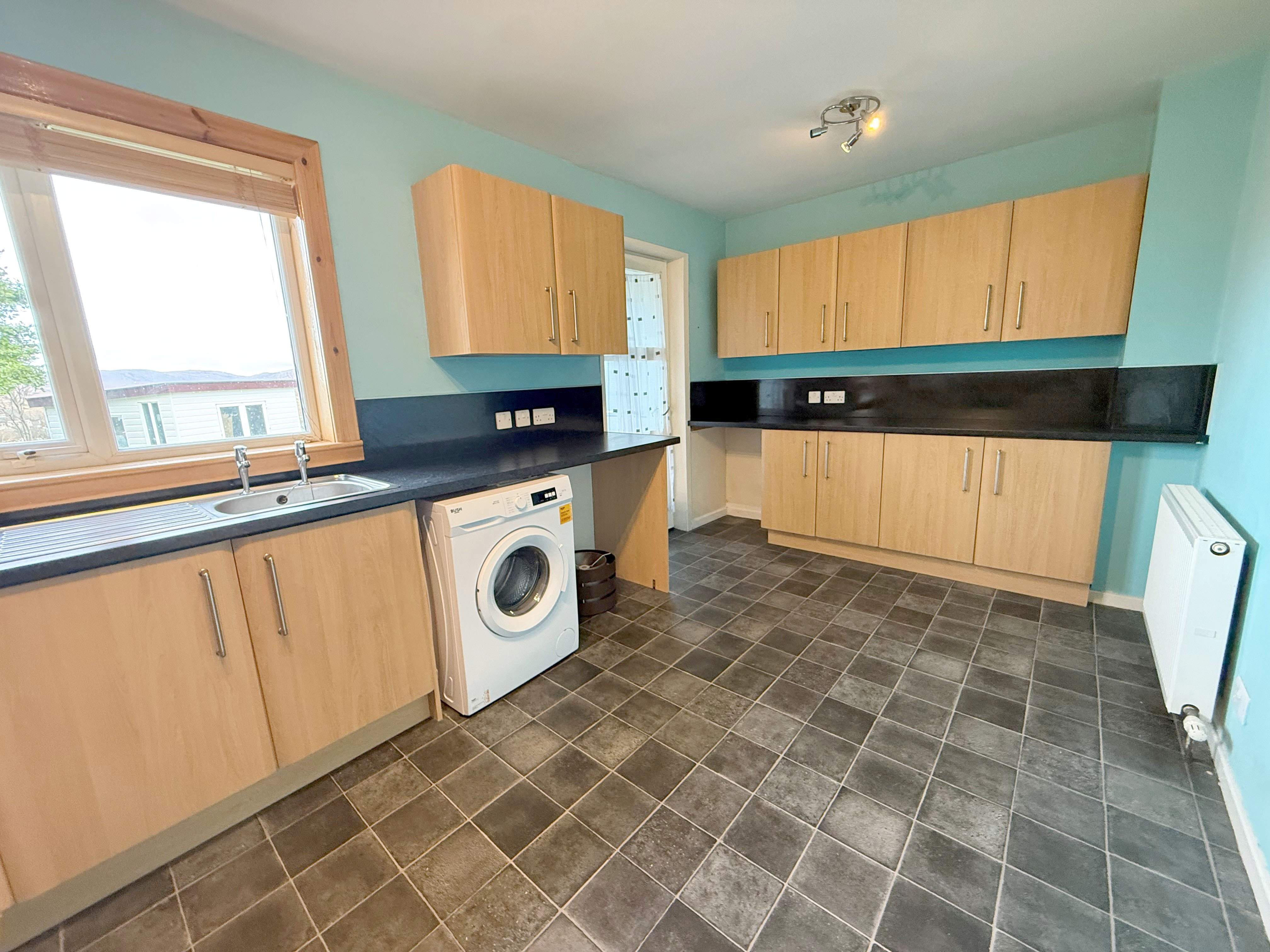 28 Kenneth Drive, Lochboisdale, Isle of South Uist, HS8 5TJ