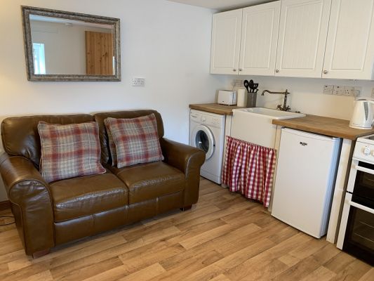 Evat Cottage, 466 South Lochboisdale, Isle of South Uist, Western Isles HS8 5UB